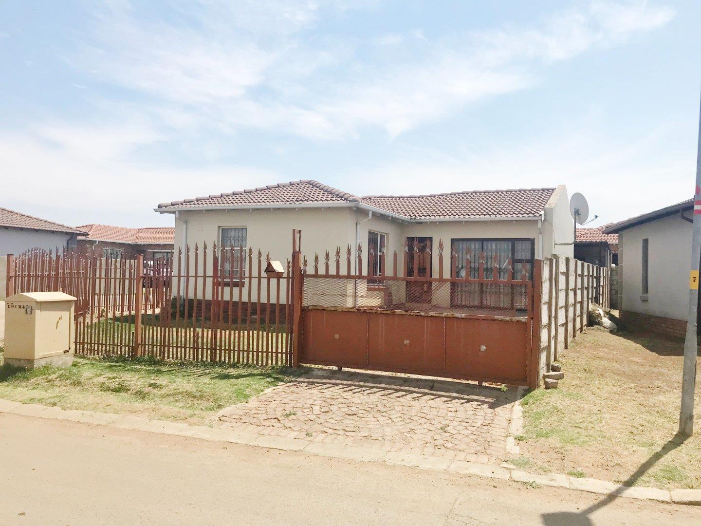 4 Bedroom House for sale in Sharon Park P24113428301