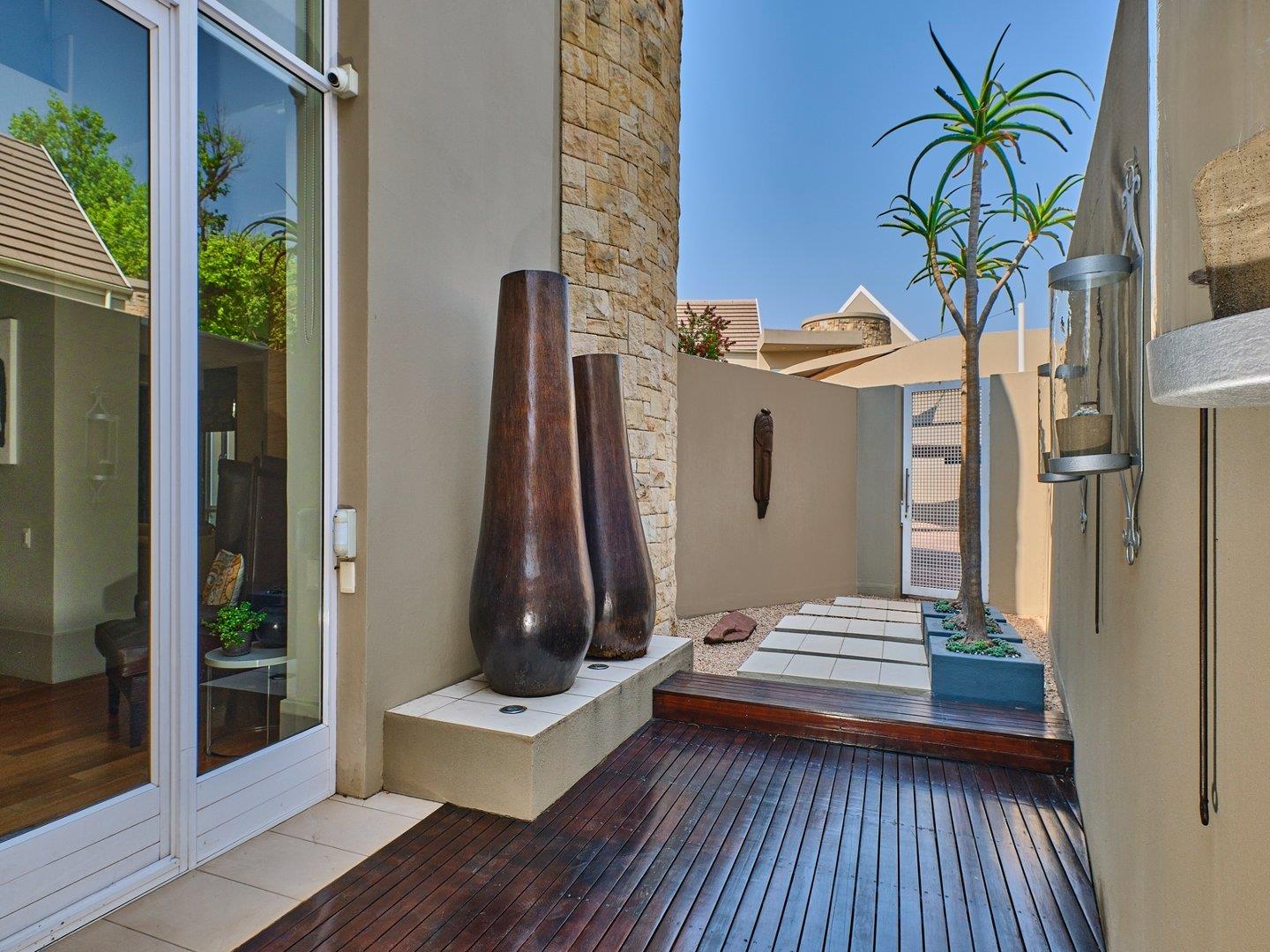 4 Bedroom House for sale in Dunkeld West P24113407475