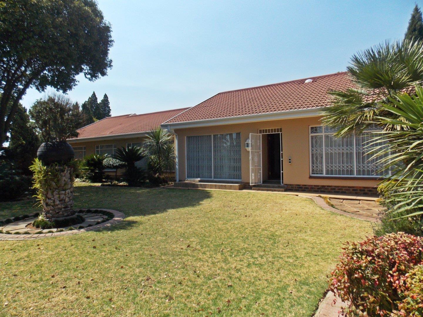 4 Bedroom House for sale in Three Rivers East P24113407693