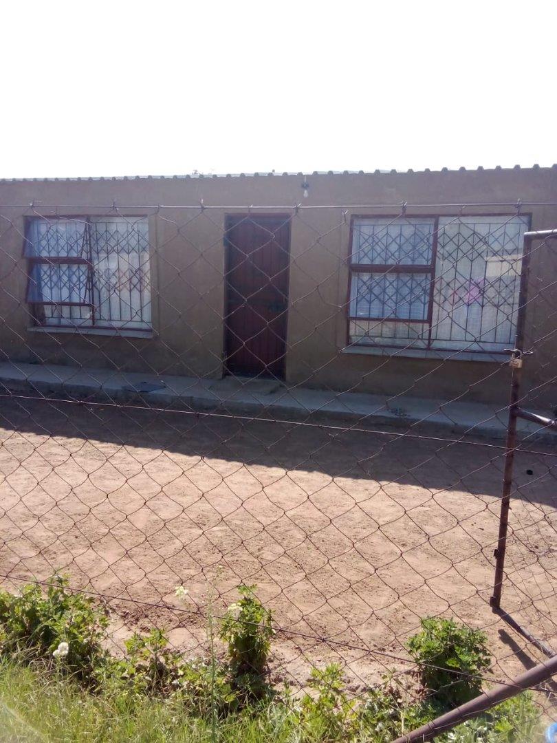 2 Bedroom House for sale in Mabopane Unit A 8363 Mabopane Klipgat
