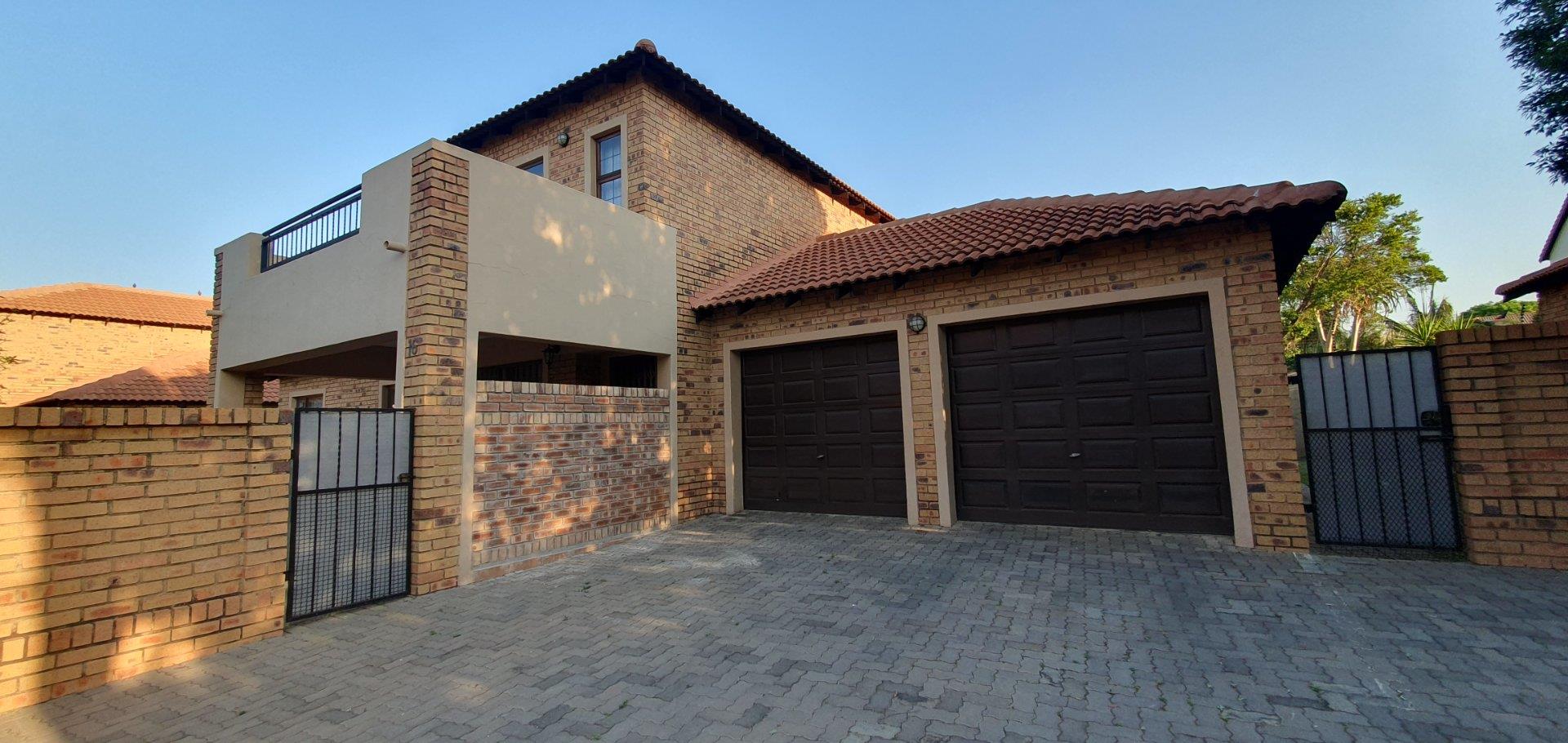 3 Bedroom Townhouse for sale in Willow Acres Ext 7 2386 Shrike Street