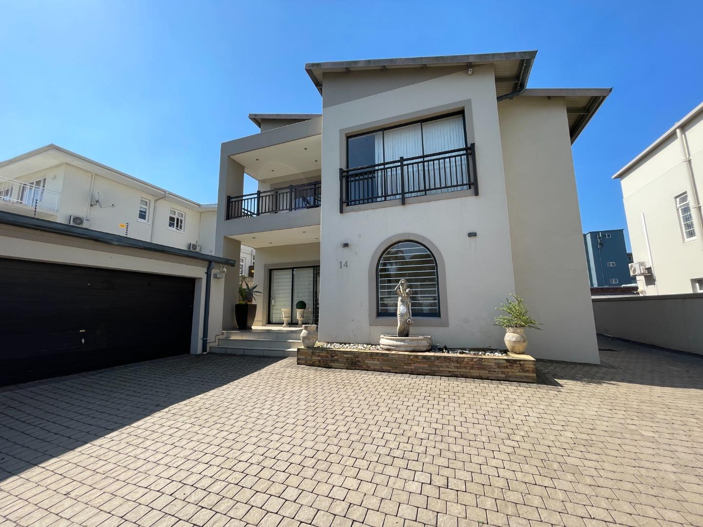 4 Bedroom House for sale in Musgrave P24113408870