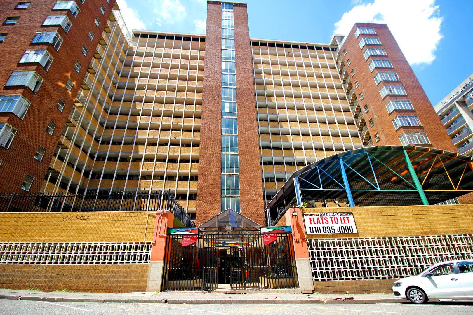 0.5 Bedroom Apartment / flat to rent in Hillbrow 1007 Balnagask, 144