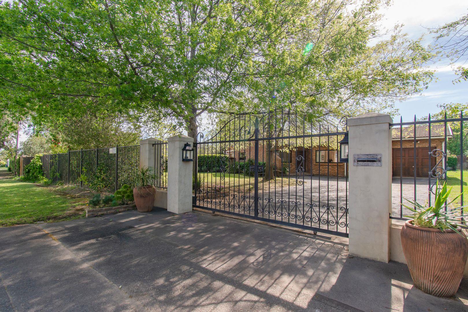 Land & Zeezicht Property Property and houses for sale in Land