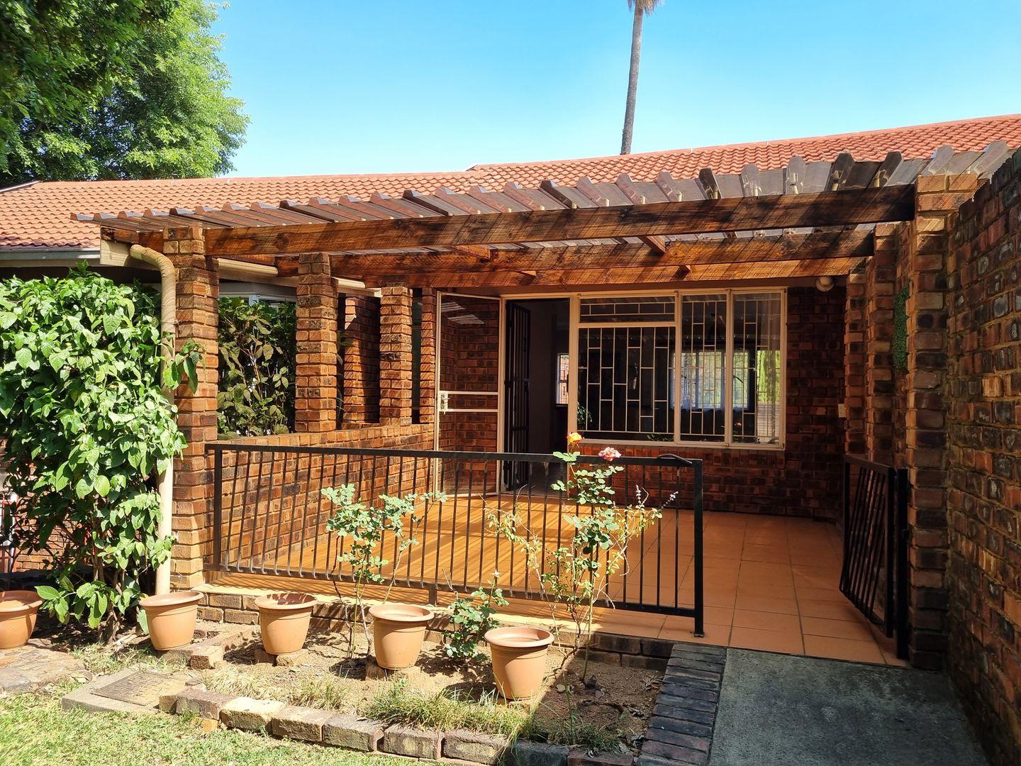 Constantia Park Property Apartments / flats to rent in Constantia