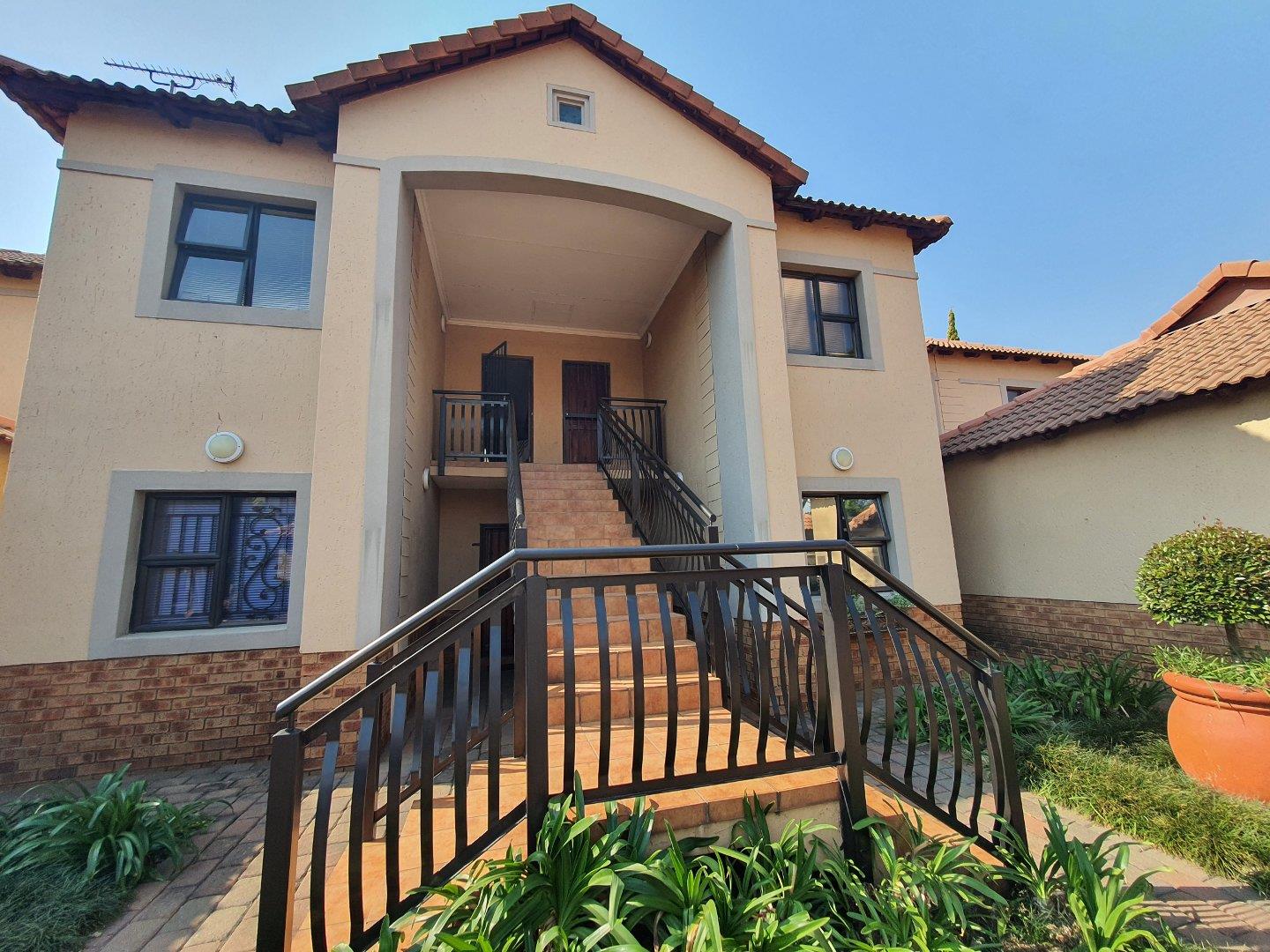 2 Bedroom Townhouse for sale in Ravenswood P24113415468