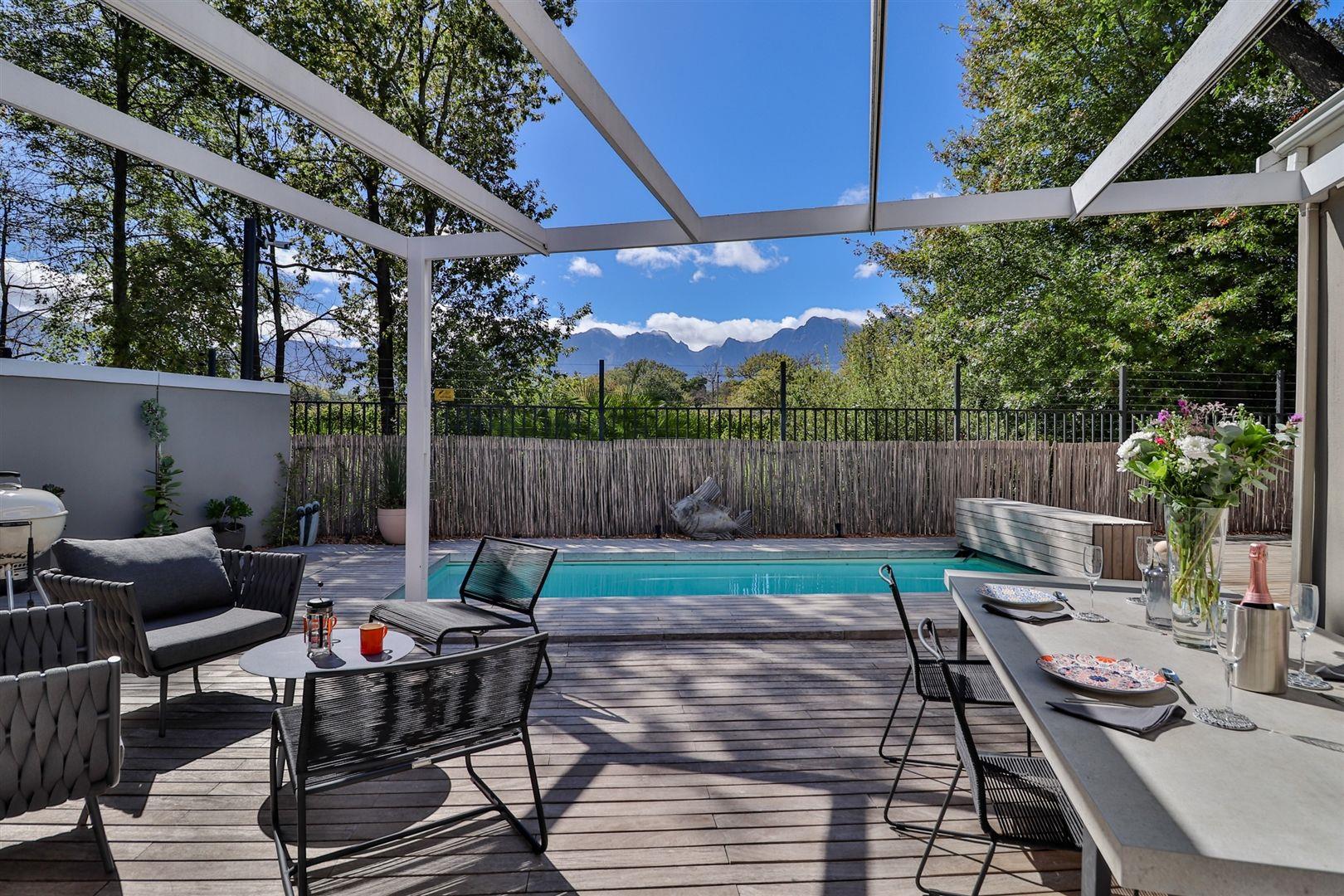 2 Bedroom House to rent in Erinvale Golf Estate P24112650313