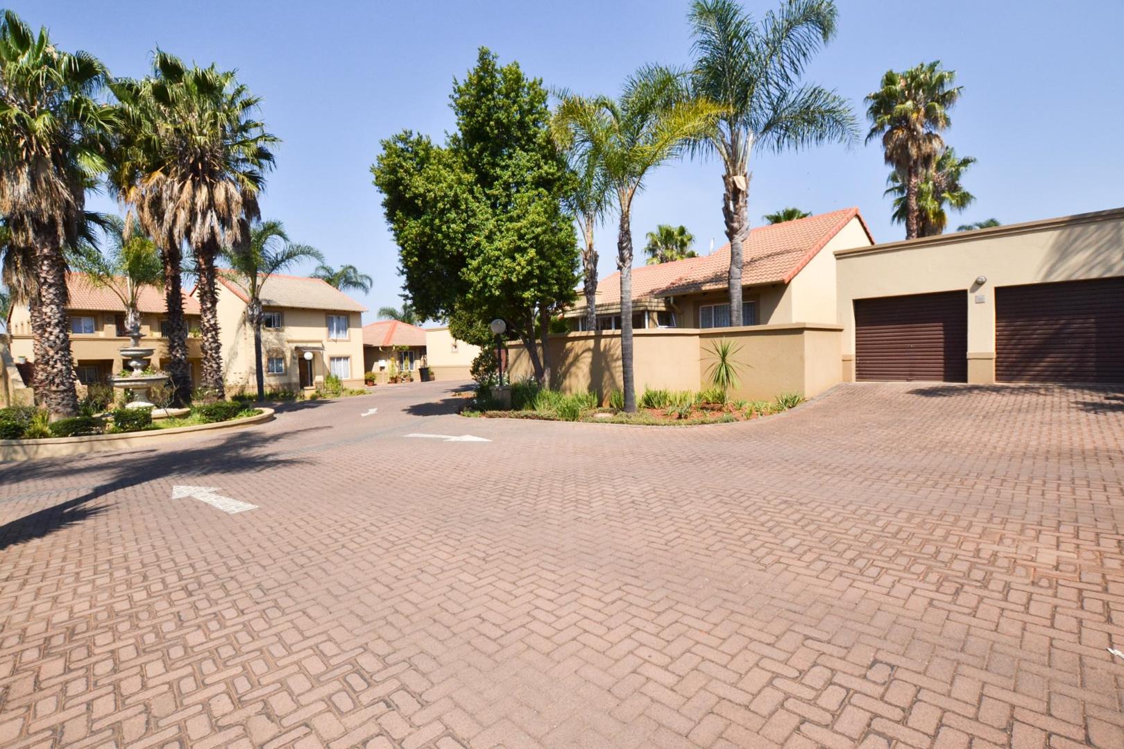 3 Bedroom Townhouse for sale in Amberfield 1406 Amberfield Heights