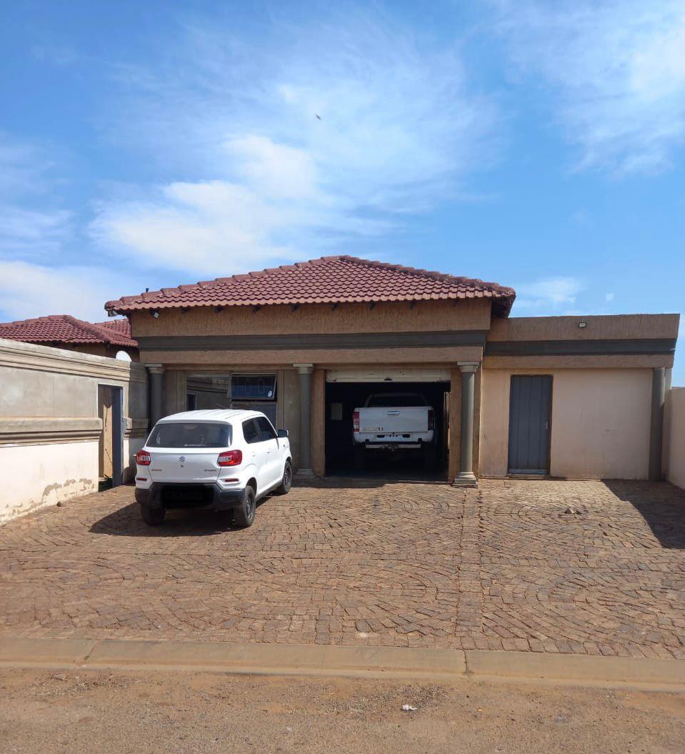 3 Bedroom House for sale in Sebokeng Zone 10 P24113418041