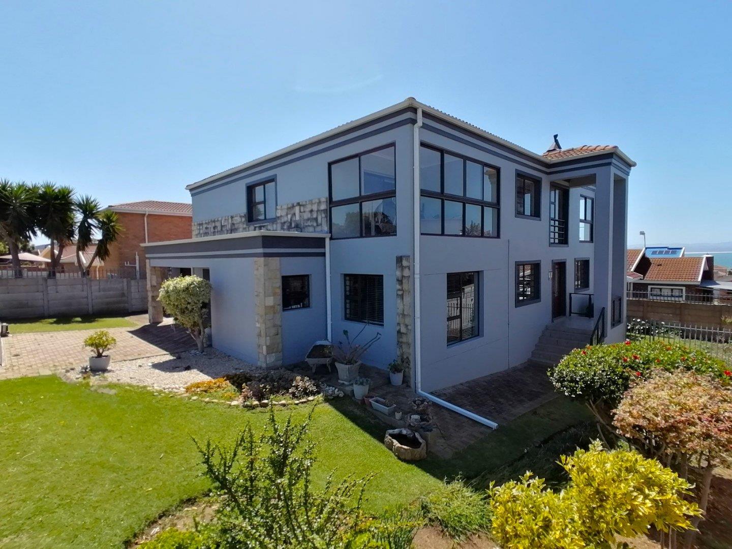 3 Bedroom House for sale in Wavecrest P24113418596