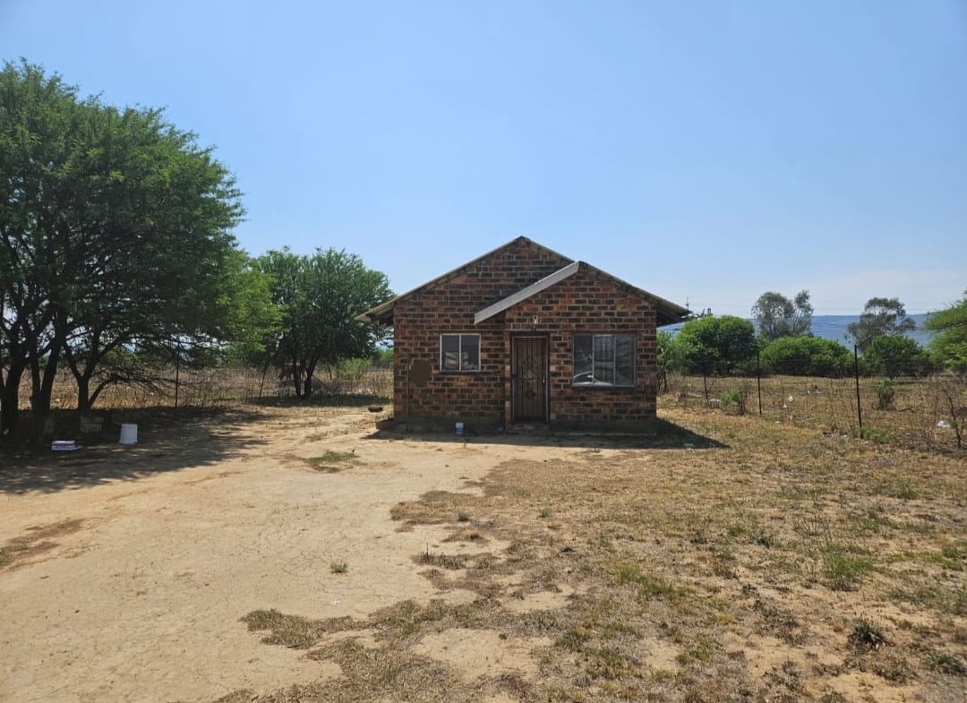 2 Bedroom House for sale in Acaciaville P24113419476