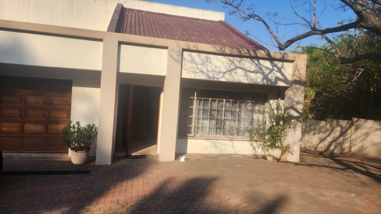 8 Bedroom House for sale in Ferndale 505 Long Avenue P24113421119