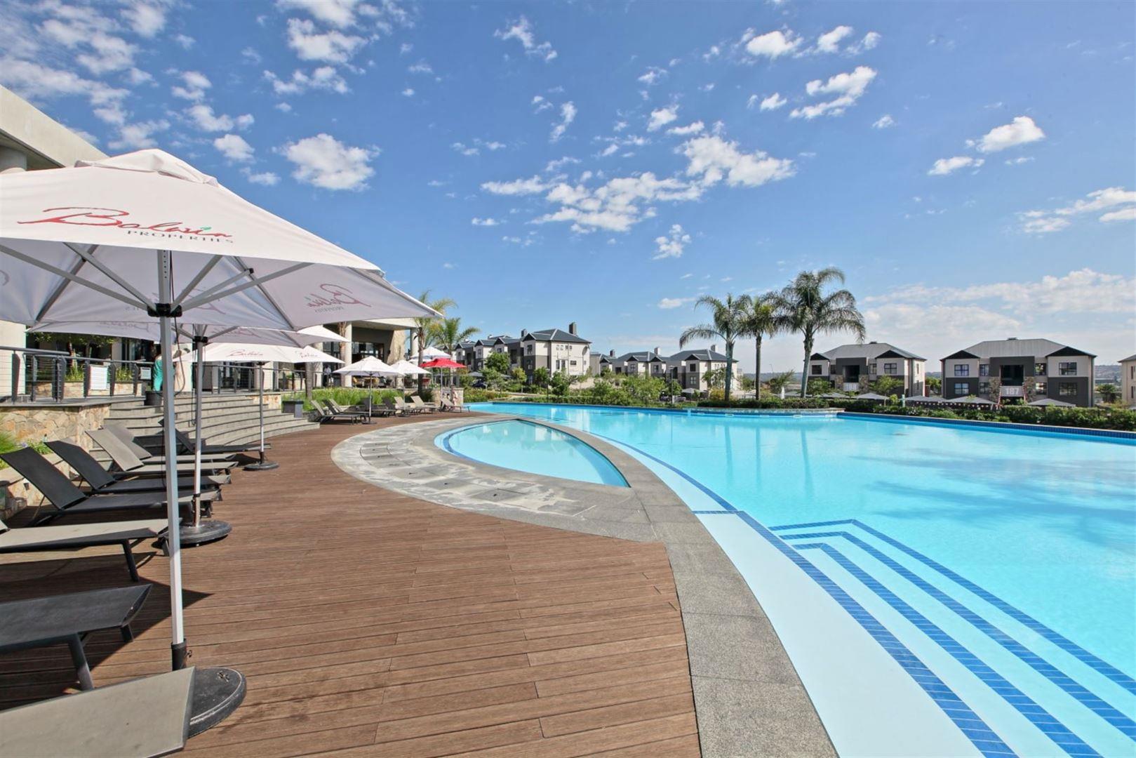 2 Bedroom Apartment / flat for sale in Waterfall P24113424312