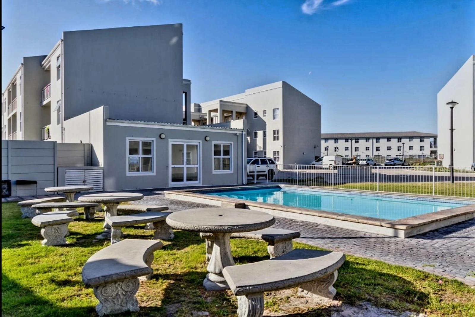 2 Bedroom Apartment / flat for sale in Costa Da Gama 4 St