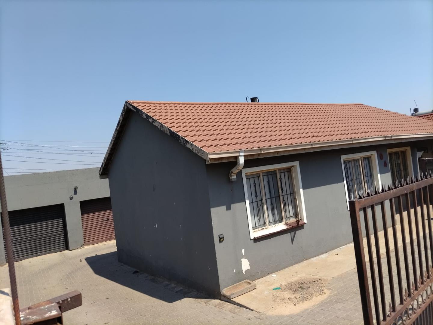 3 Bedroom House for sale in Hospital View P24113426699