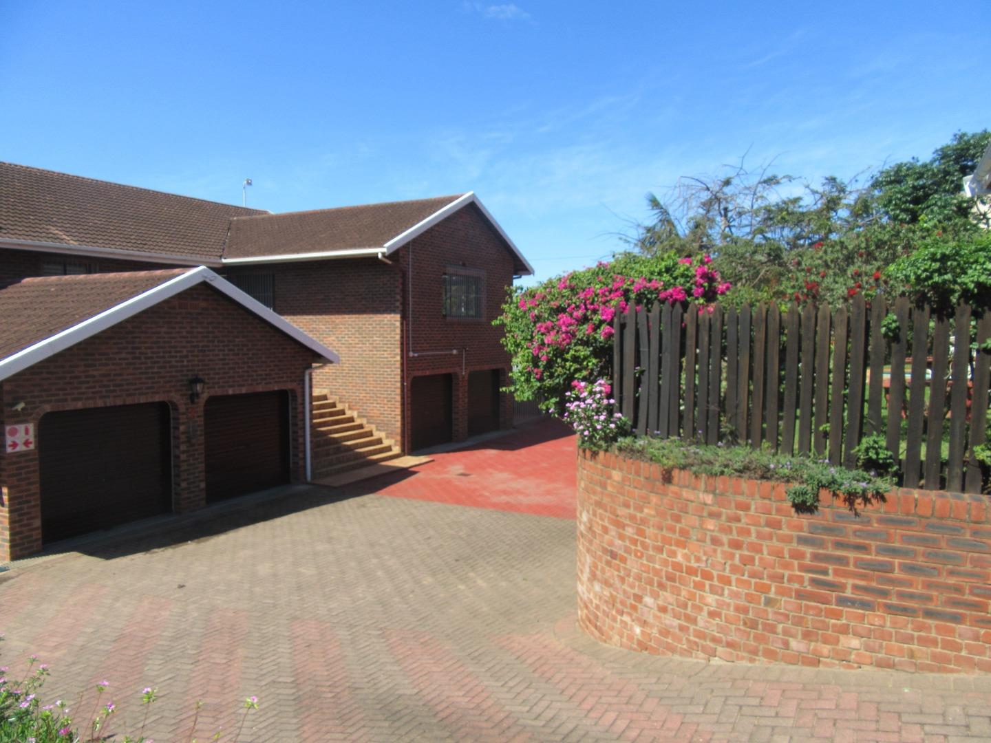 3 Bedroom Townhouse for sale in Scottburgh Central 2 Ss Kerrclose