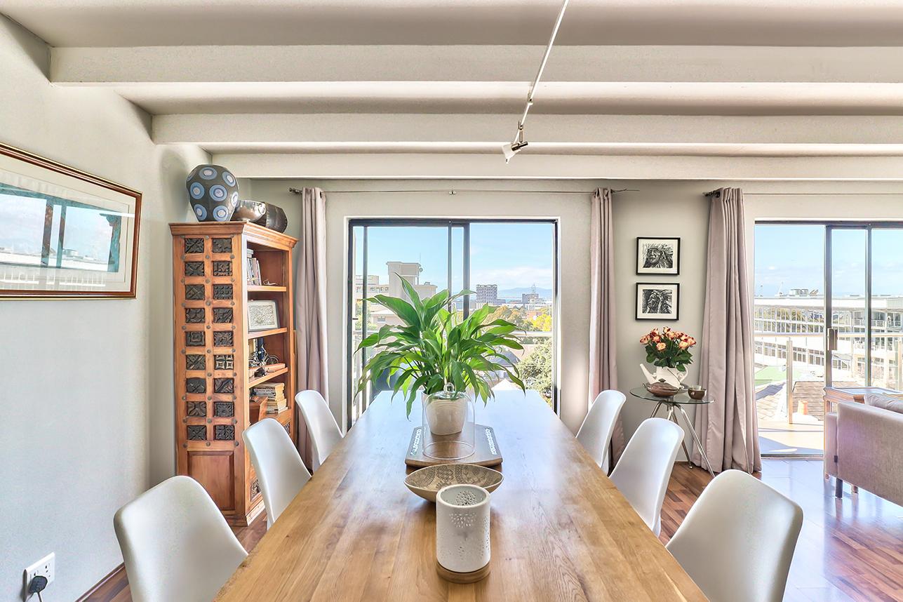 6 Bedroom House for sale in De Waterkant 150 Waterkant Street P24