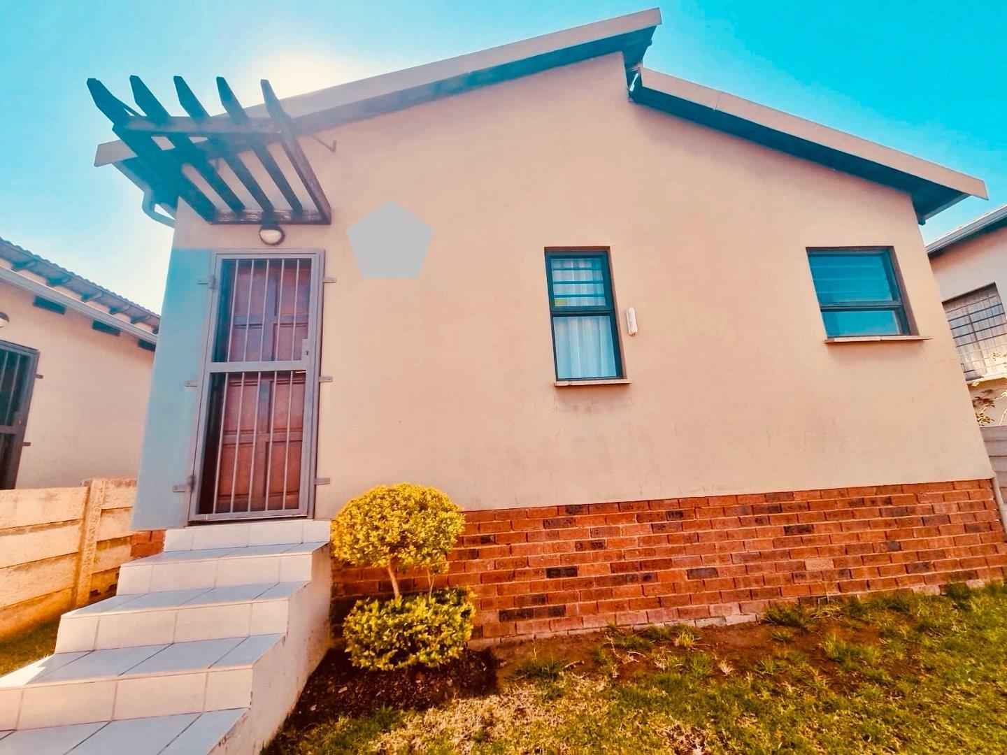 3 Bedroom Townhouse for sale in Summerset P24113430419