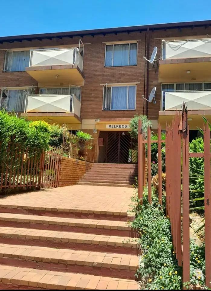 2 Bedroom Apartment / flat for sale in Windsor West P24113430638