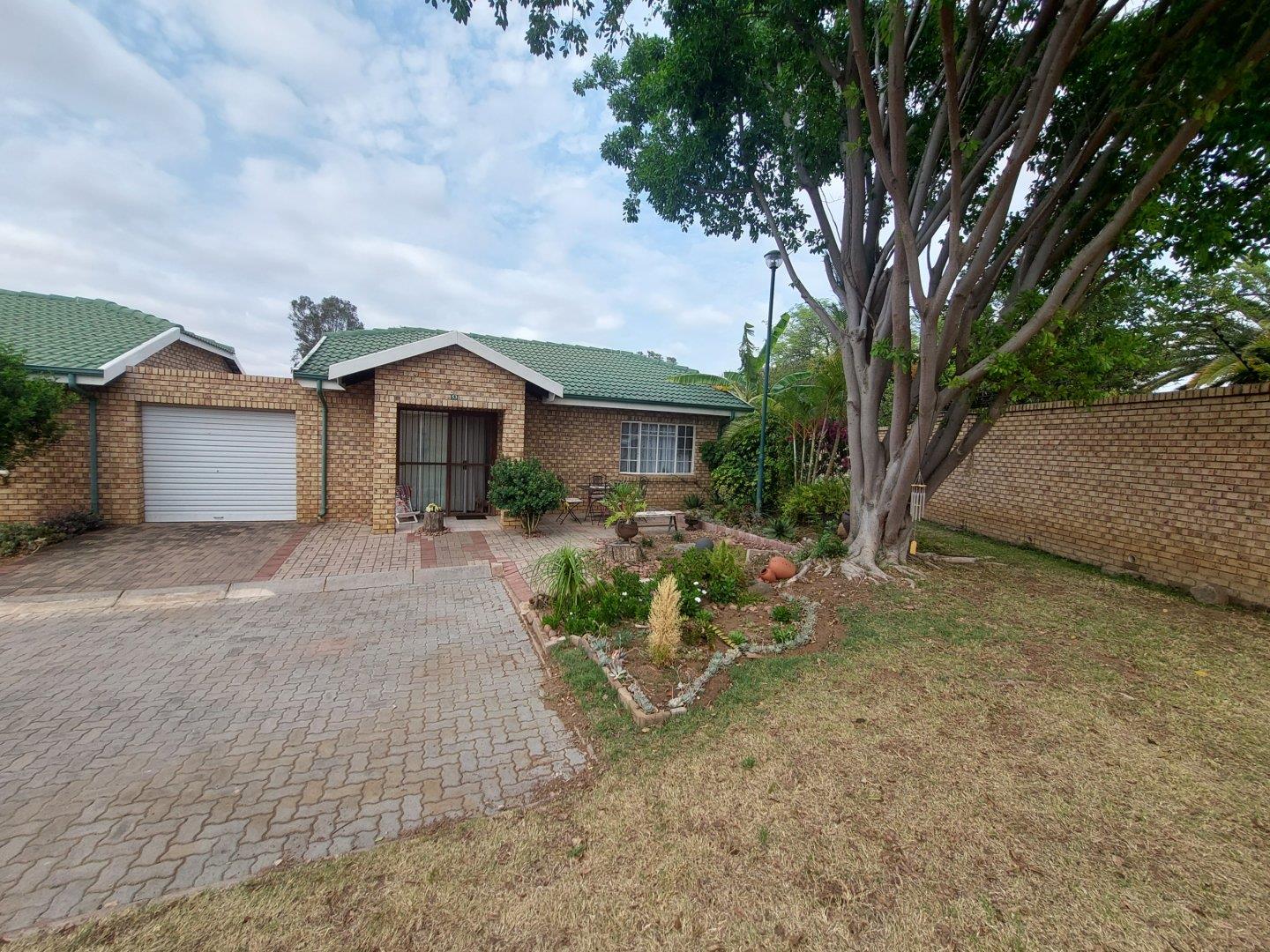 2 Bedroom Townhouse for sale in Bela Bela P24113431071