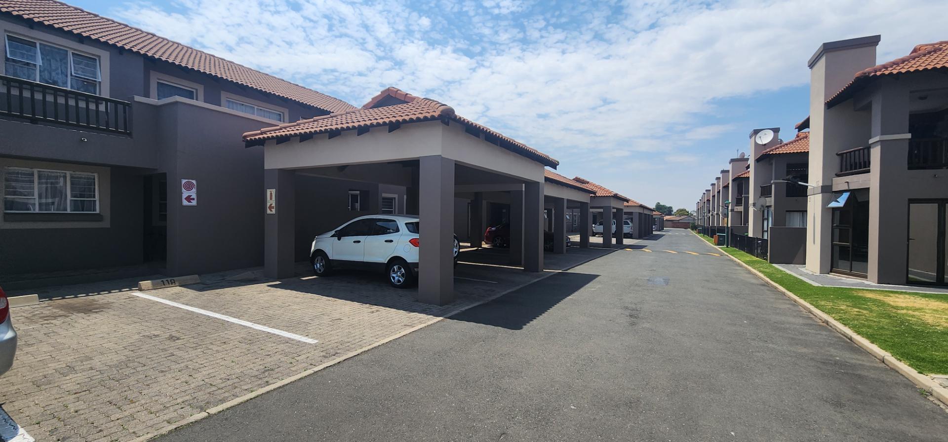 3 Bedroom Townhouse for sale in Van Dyk Park P24113431315