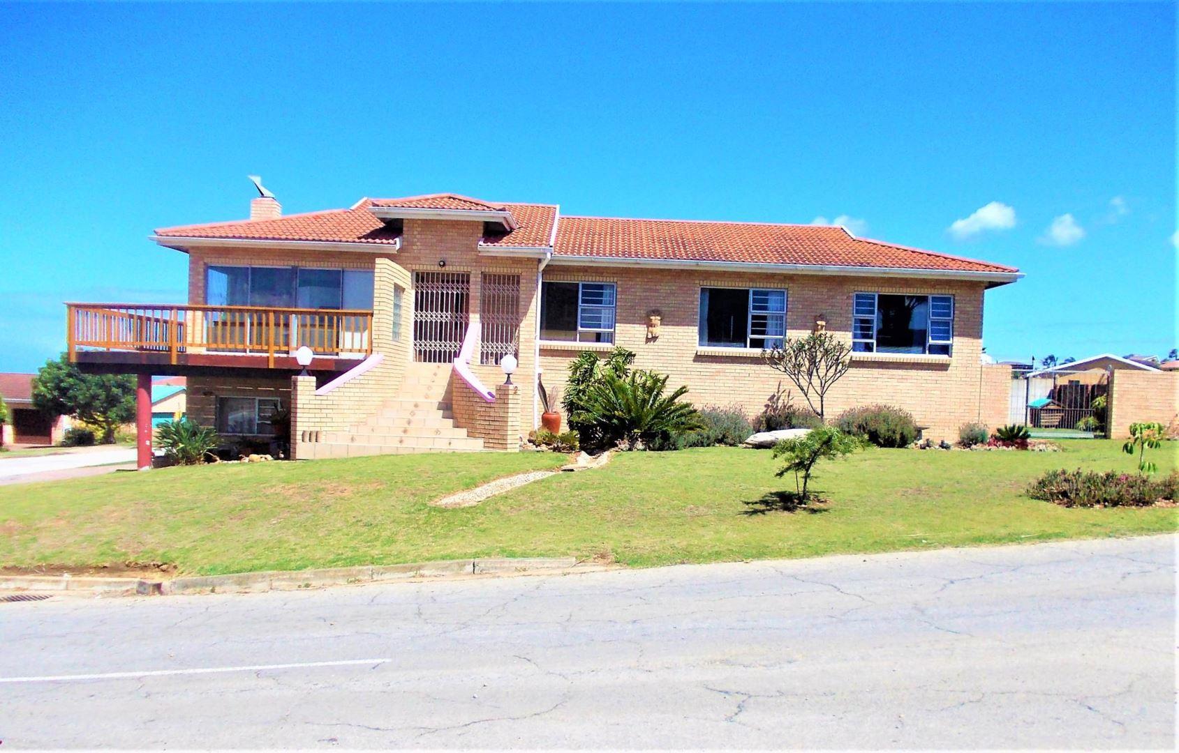 3 Bedroom House for sale in Wavecrest P24113433029