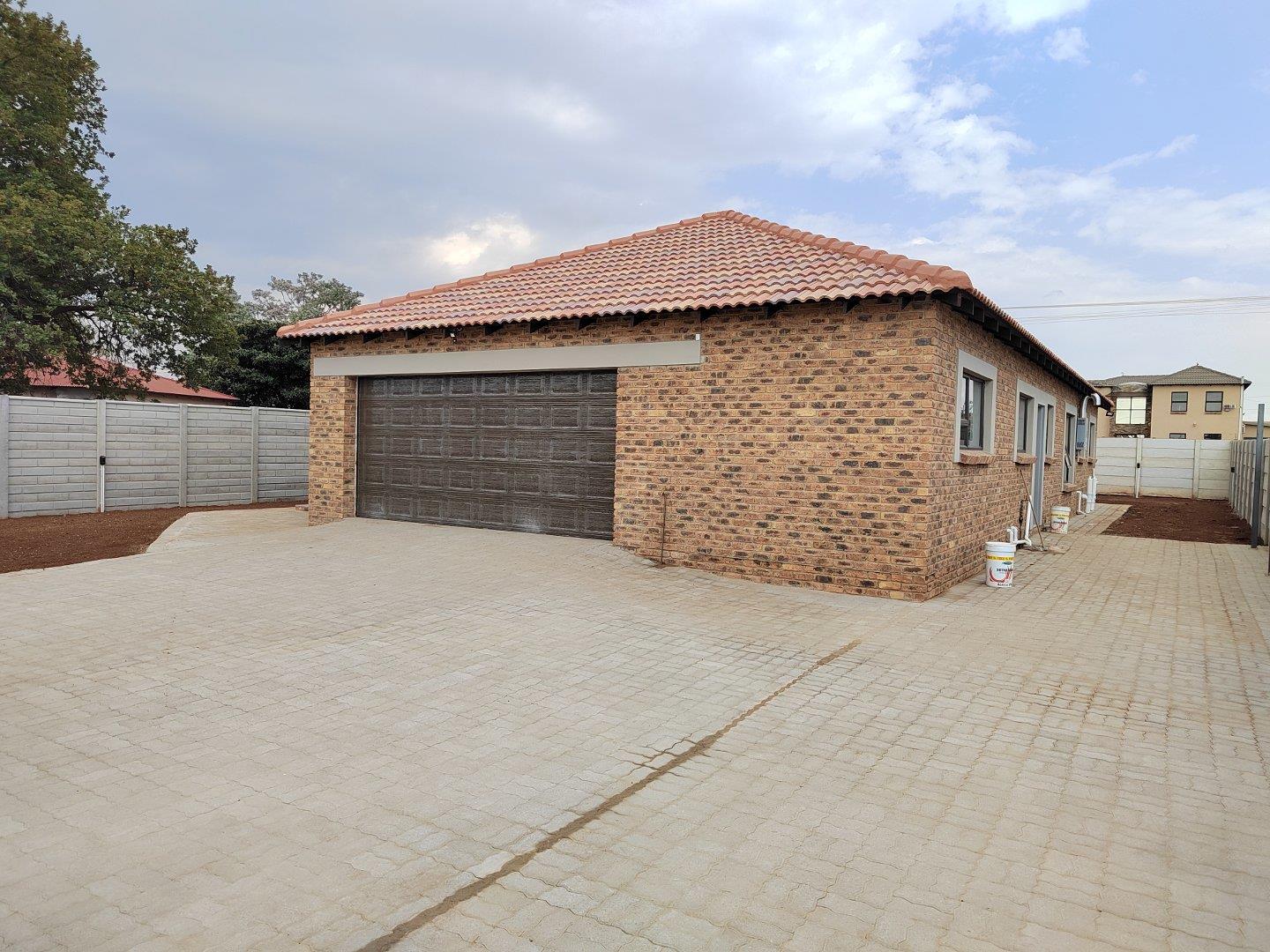 3 Bedroom House for sale in Riversdale P24113433318