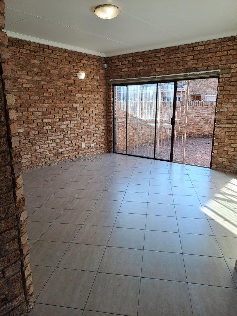 Townhouses to rent in Potchefstroom Potchefstroom Property