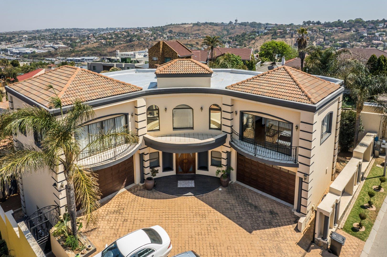 7 Bedroom House to rent in Bassonia P24113586672