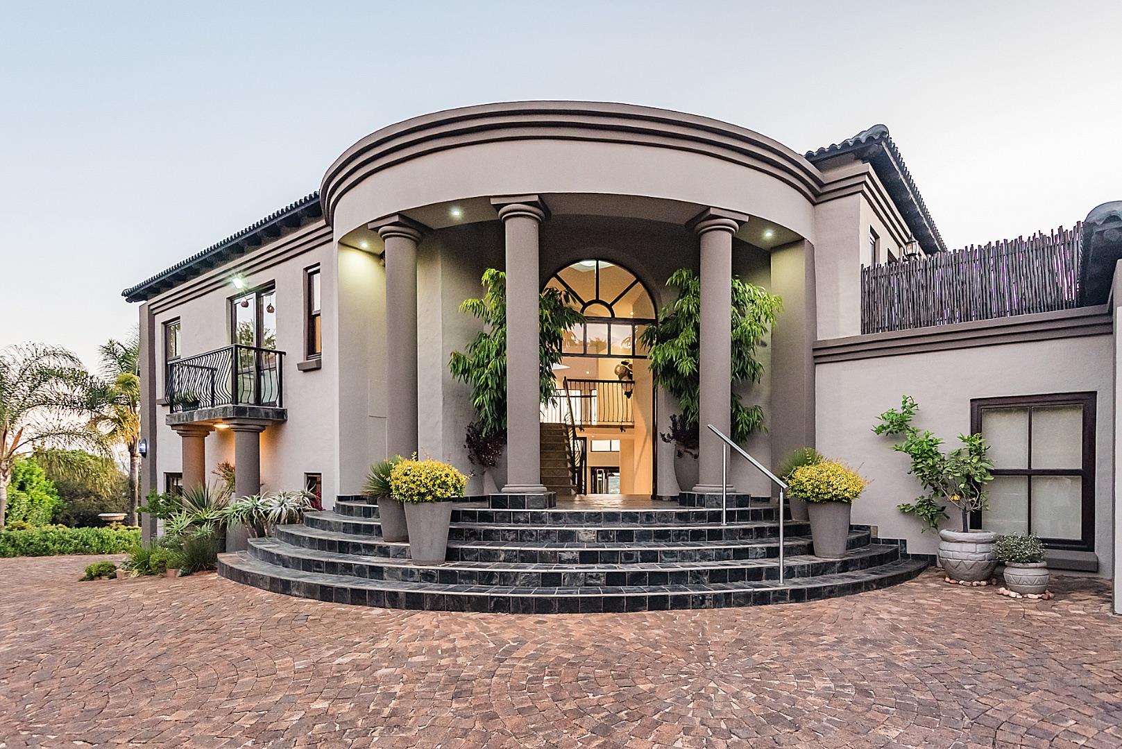 4 Bedroom House for sale in Mooikloof Equestrian Estate Mooikloof