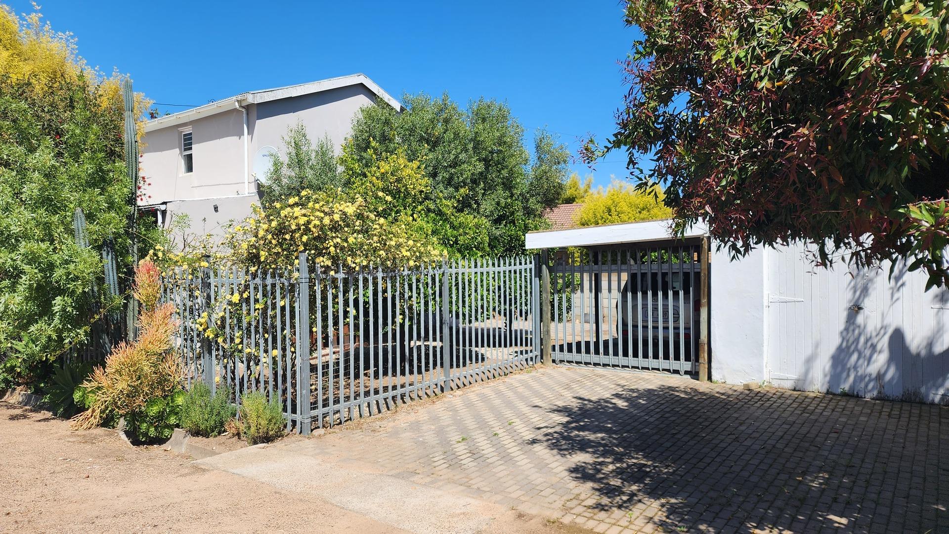 3 Bedroom House for sale in Porterville 49 Du Toit Street P24113436259