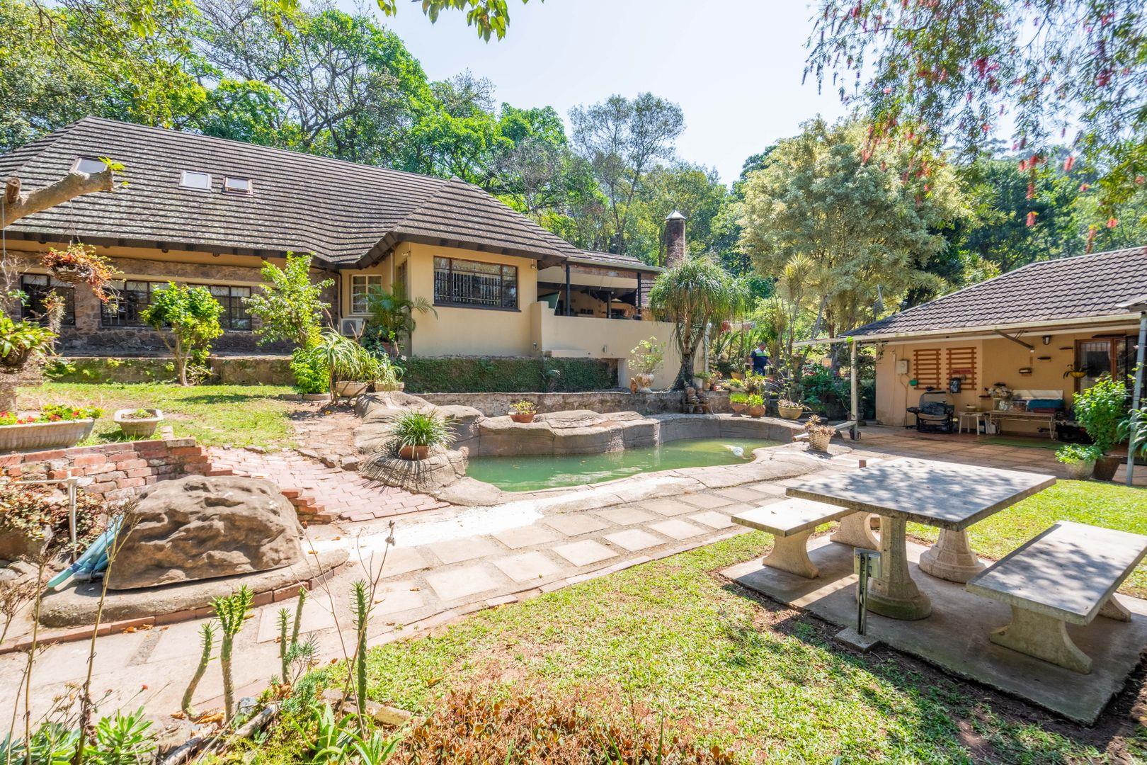 5 Bedroom House for sale in Cowies Hill P24113436364