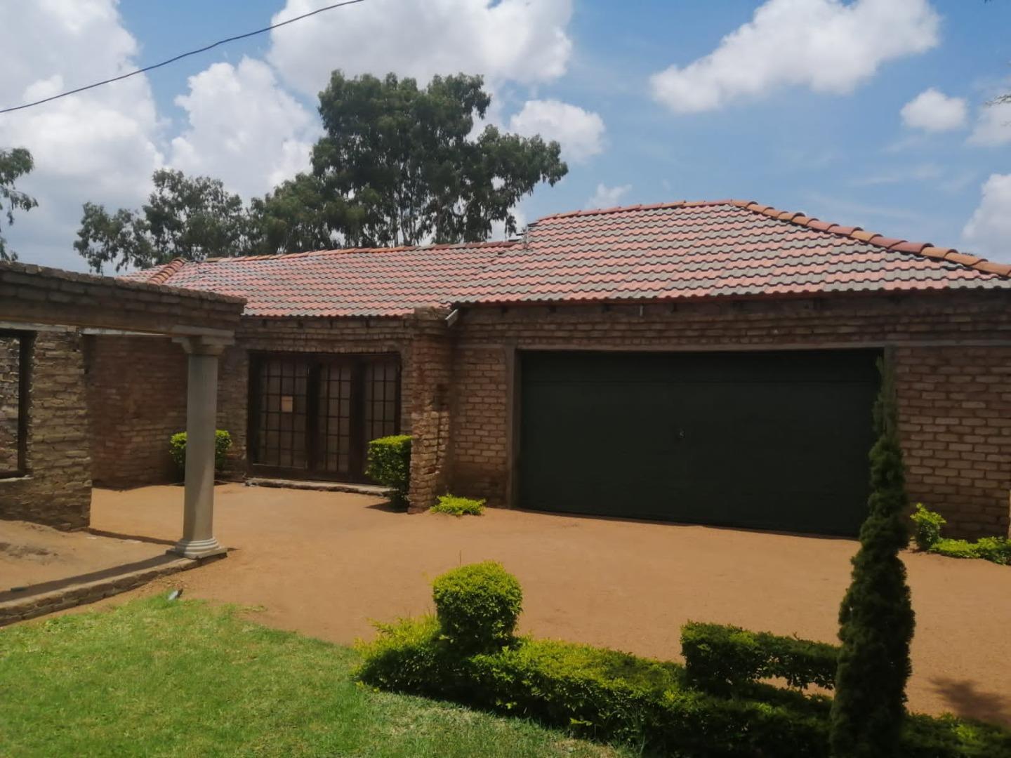 3 Bedroom House for sale in Soshanguve V 6718 Sekele Street P24