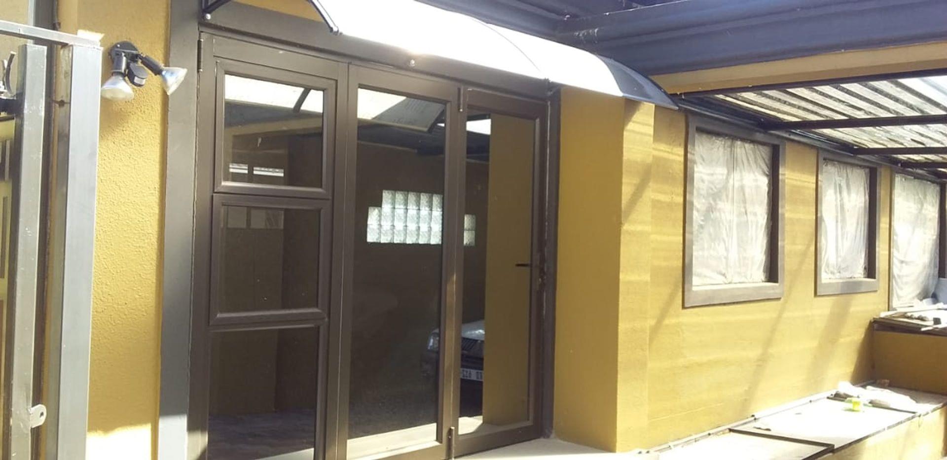 3 Bedroom House for sale in Corlett Gardens P24113440218