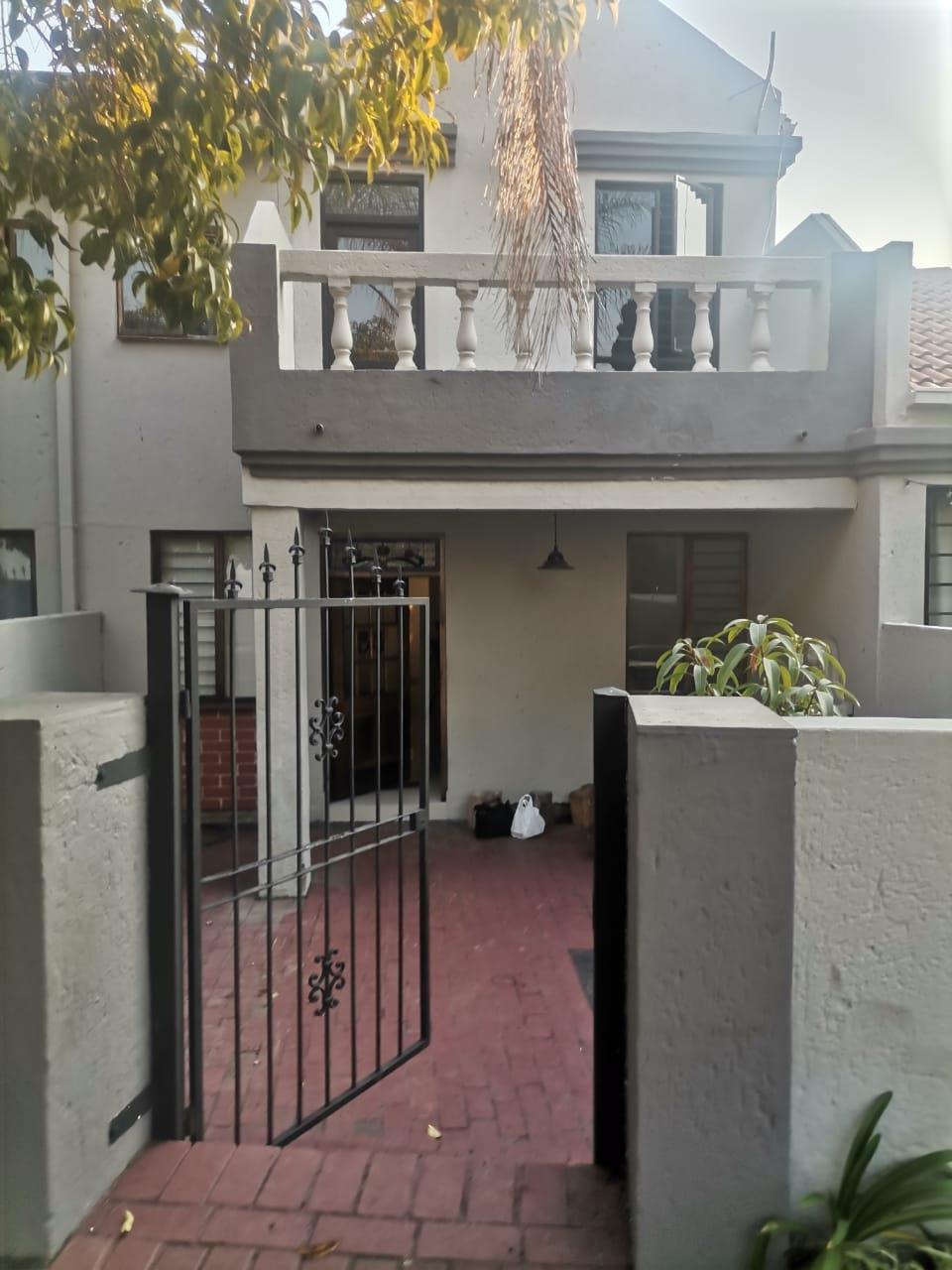 3 Bedroom Townhouse to rent in Halfway Gardens P24113442364