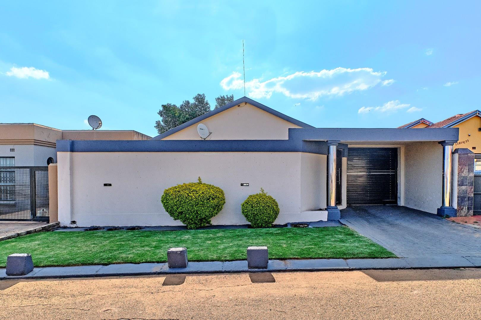 Dobsonville Property Houses for sale in Dobsonville