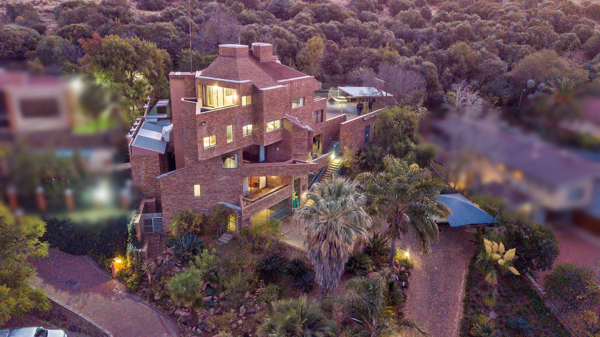 5 Bedroom House for sale in Waverley P24113445886