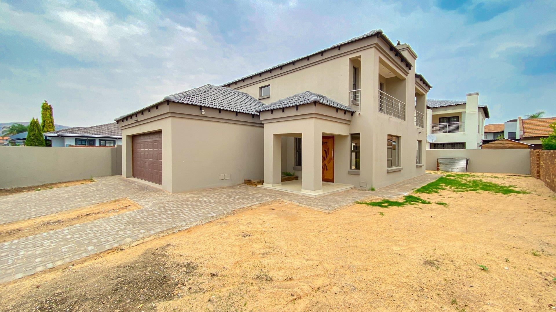 4 Bedroom House for sale in Heatherview P24113296635