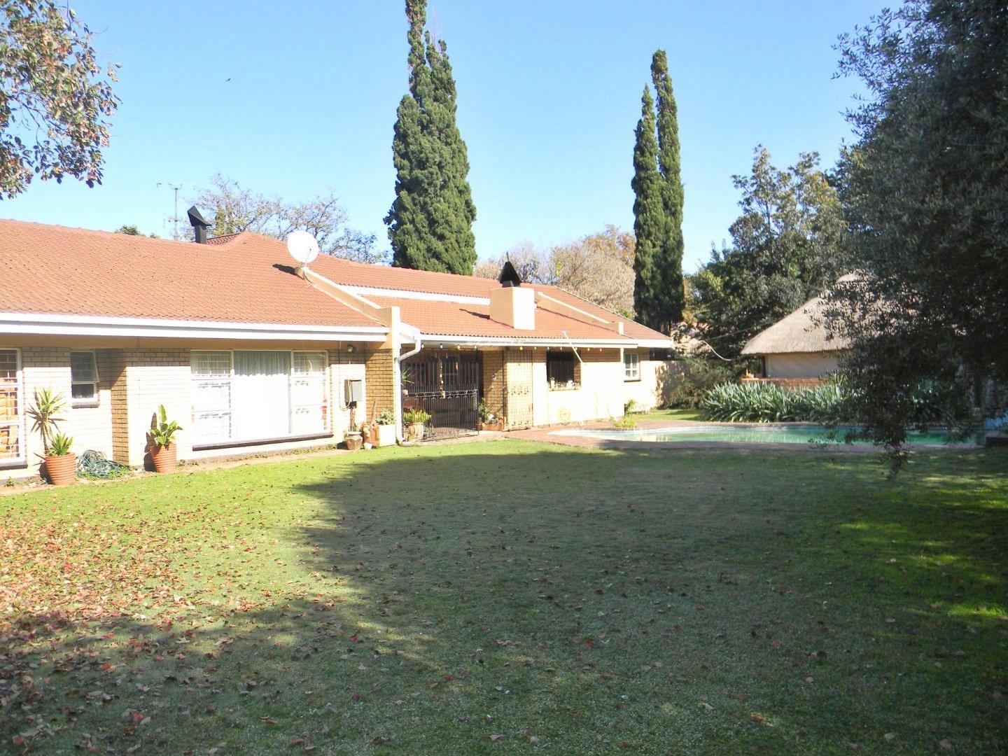 5 Bedroom House for sale in Three Rivers East P24113446398