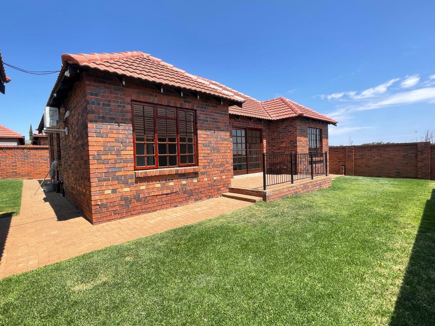 Townhouses for sale in Bloemfontein Bloemfontein Property