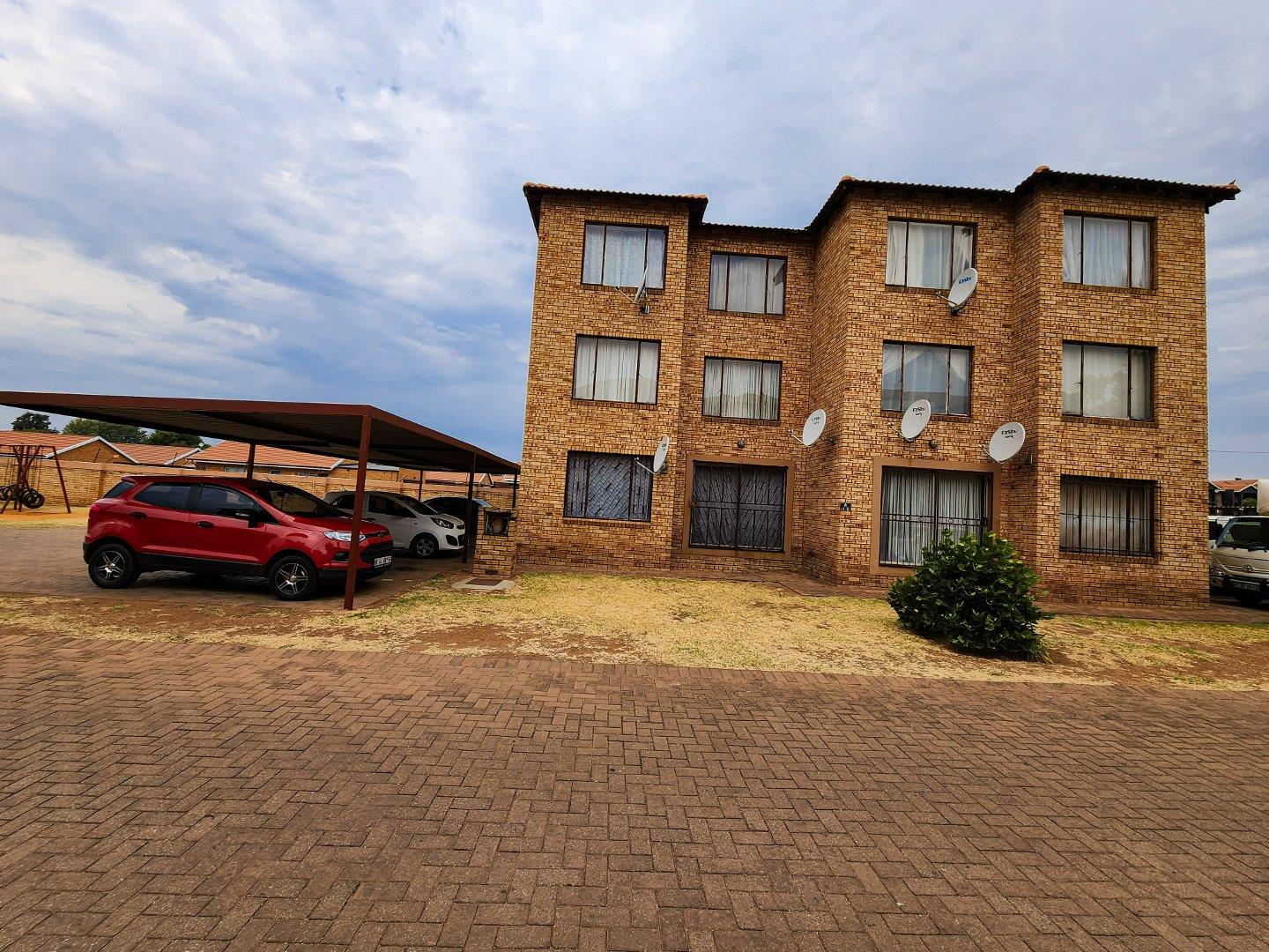 2 Bedroom Apartment / flat for sale in Greenhills Ext 3 136 Jirah 540