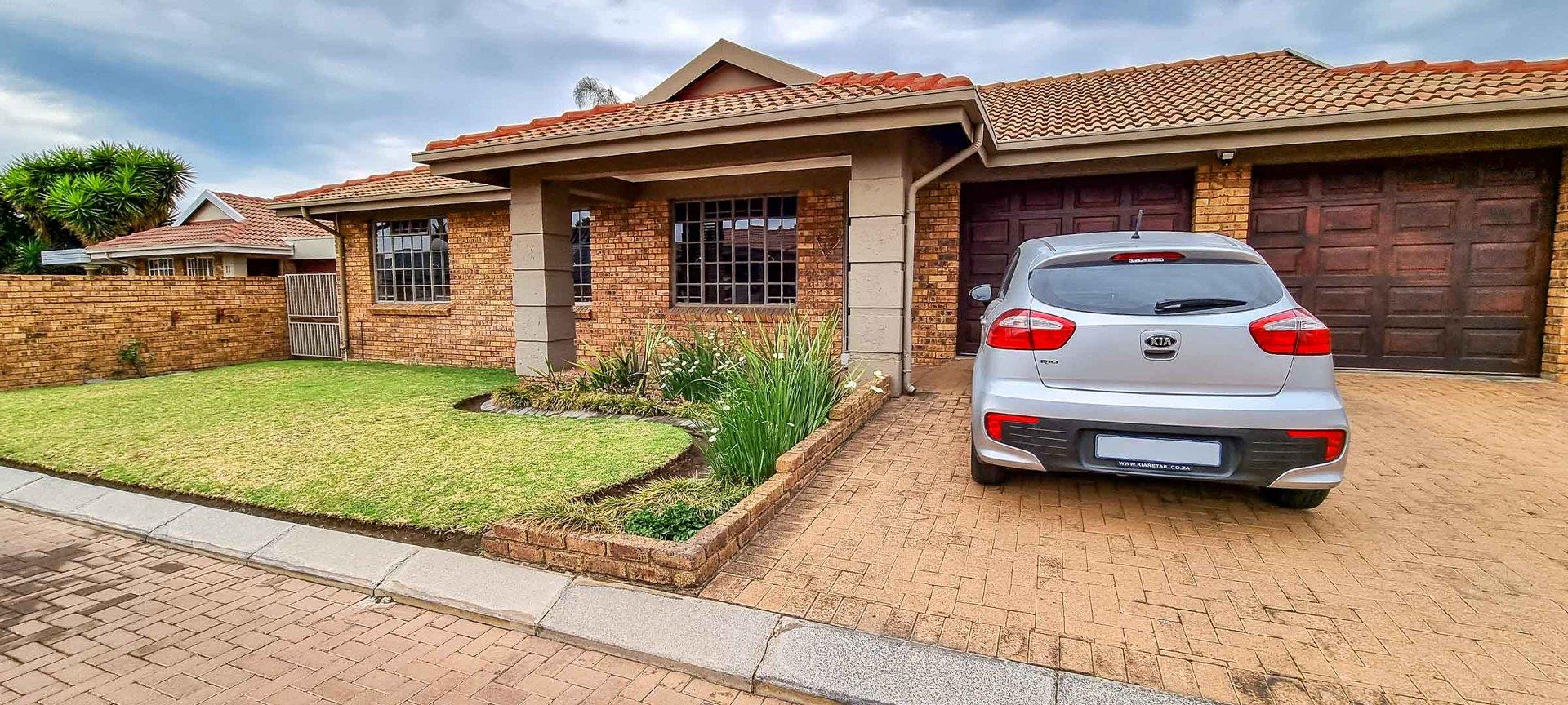 3 Bedroom House for sale in Ravenswood P24113447691