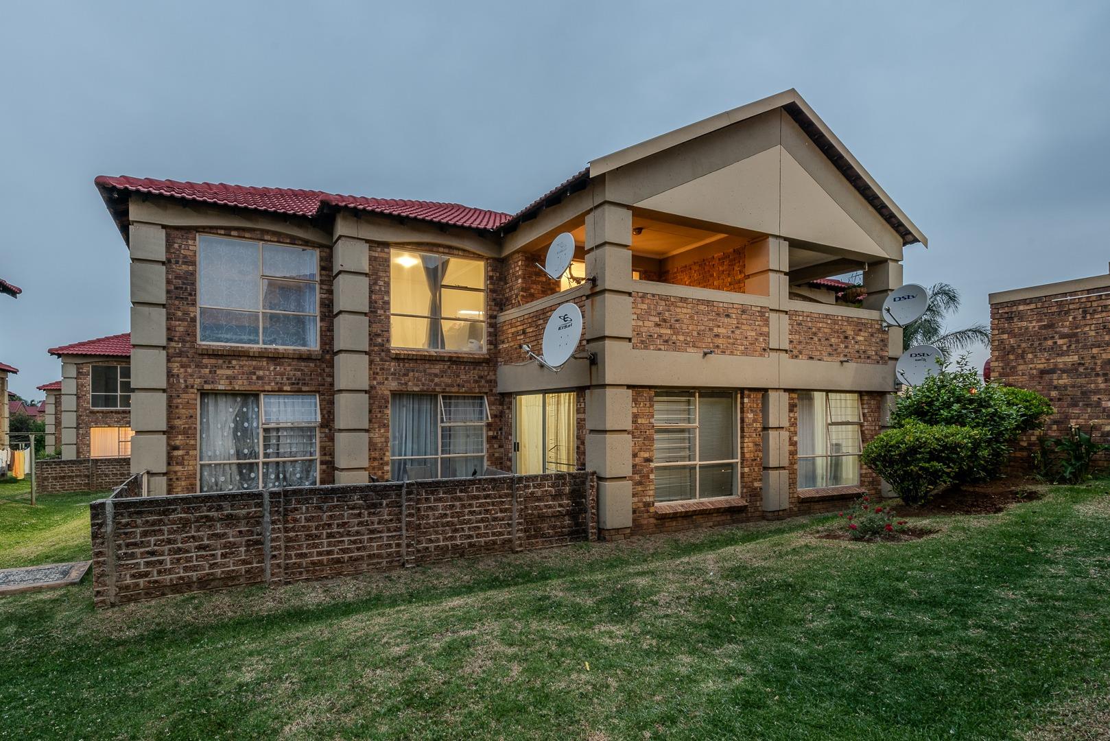 2 Bedroom Townhouse for sale in Liefde En Vrede 48 Ss Logan's View