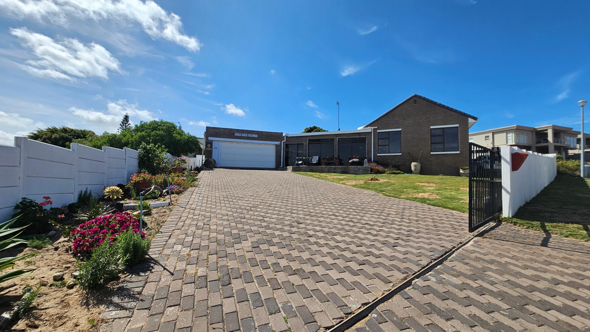 Middedorp, Langebaan Property Property and houses for sale in