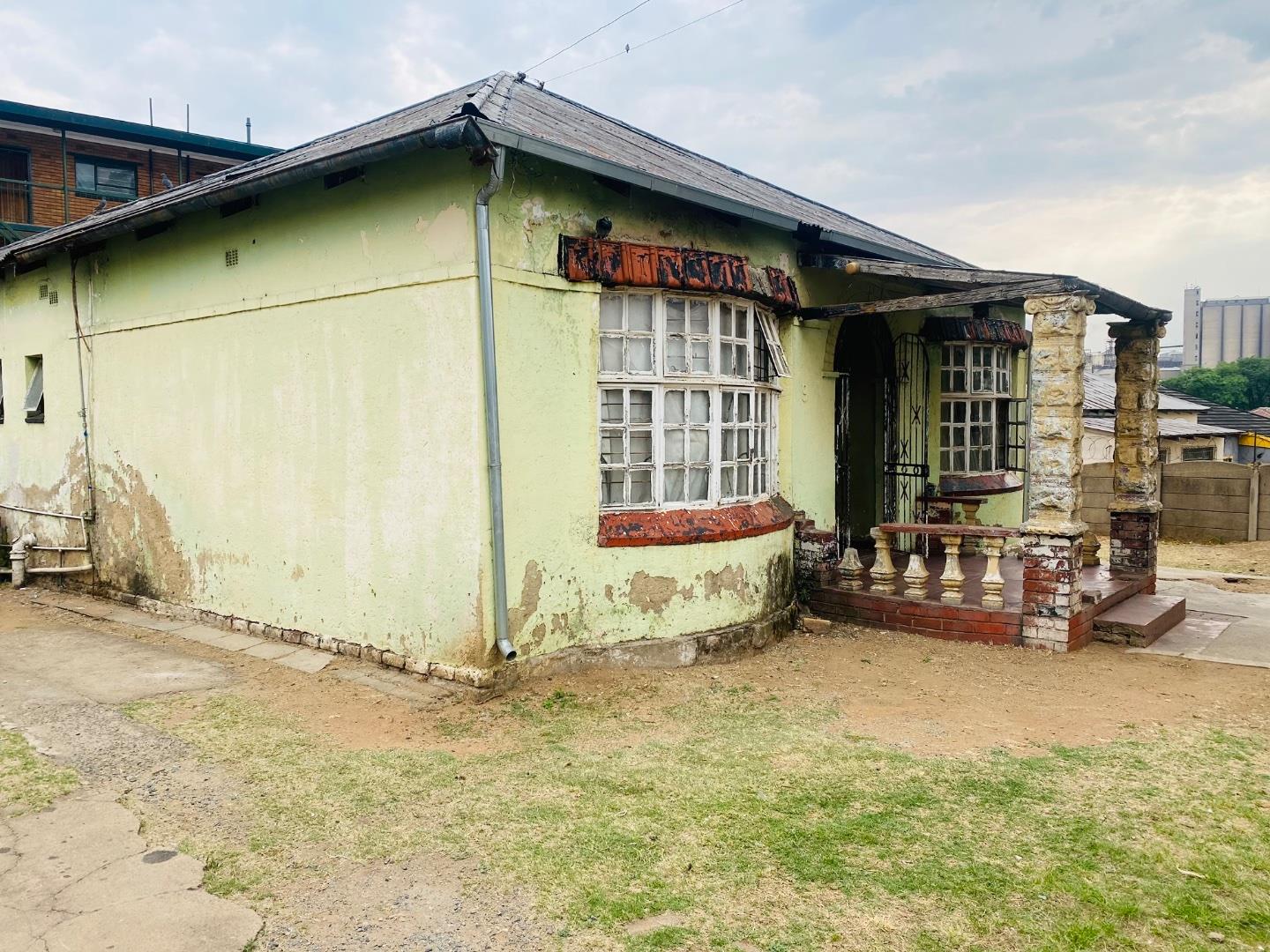 12 Bedroom House for sale in Germiston South P24113449731