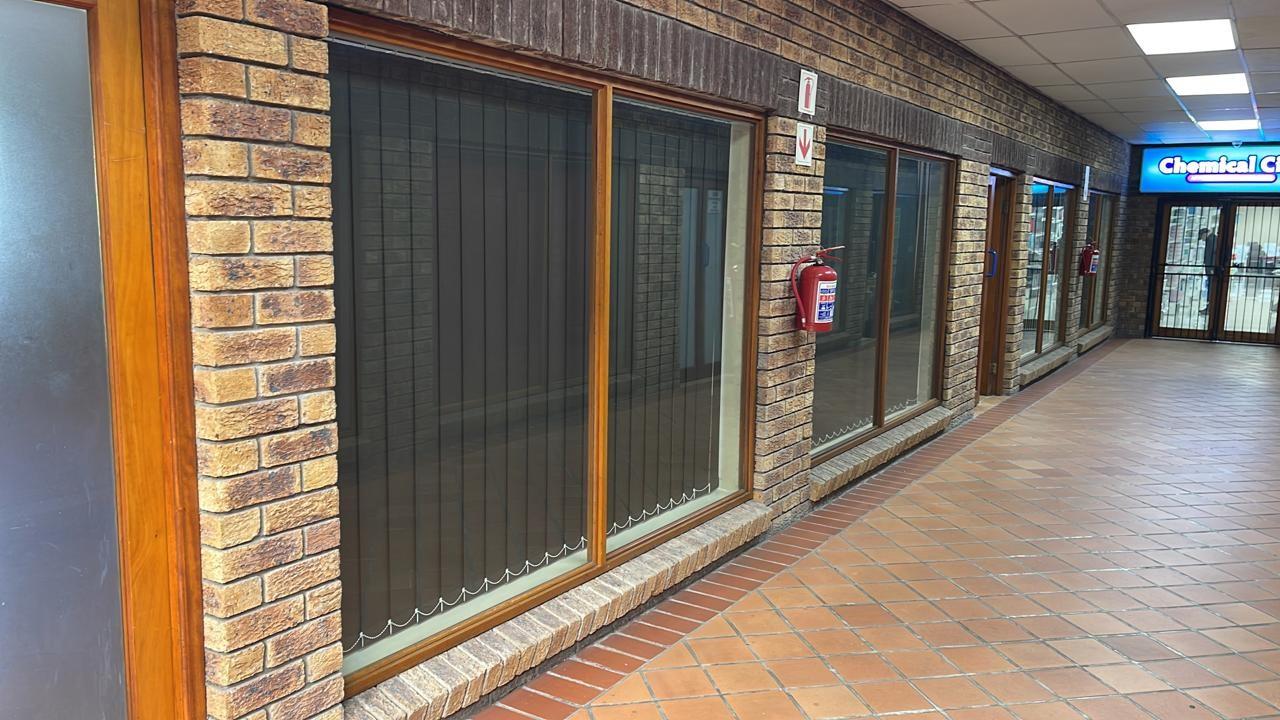Commercial property to rent in Brackenfell Central 580 Frans Conradie