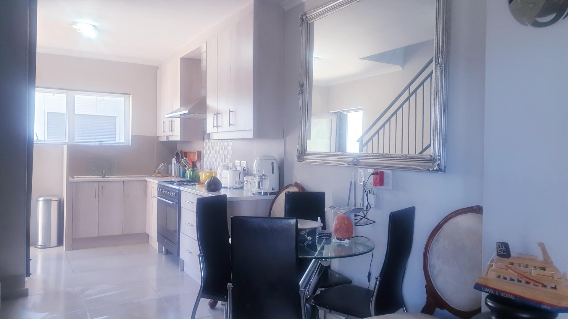 3 Bedroom Townhouse for sale in Parklands East P24113452830