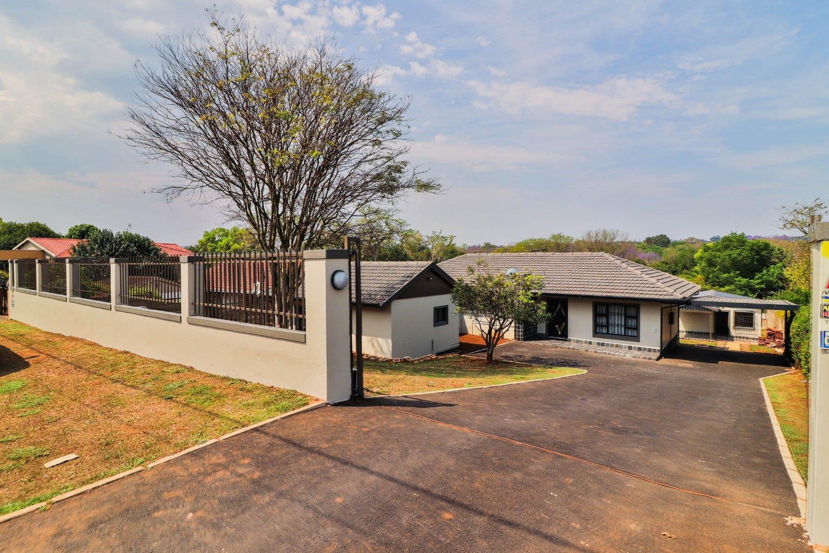 4 Bedroom House for sale in Scottsville P24113411327