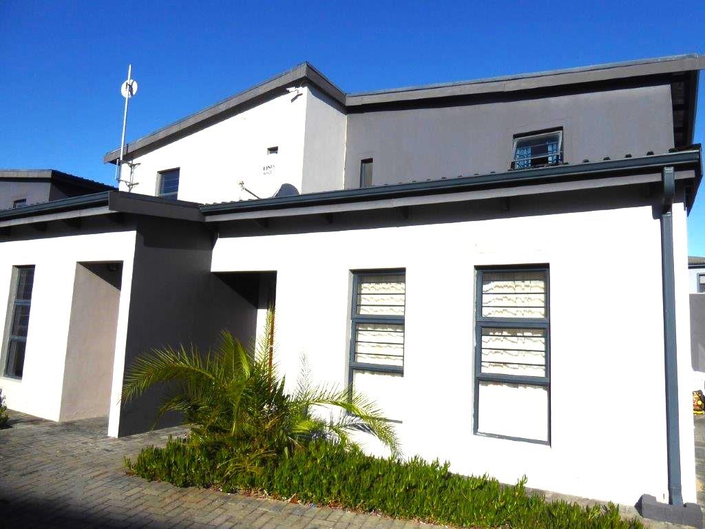 3 Bedroom Townhouse for sale in Parklands North P24113453600