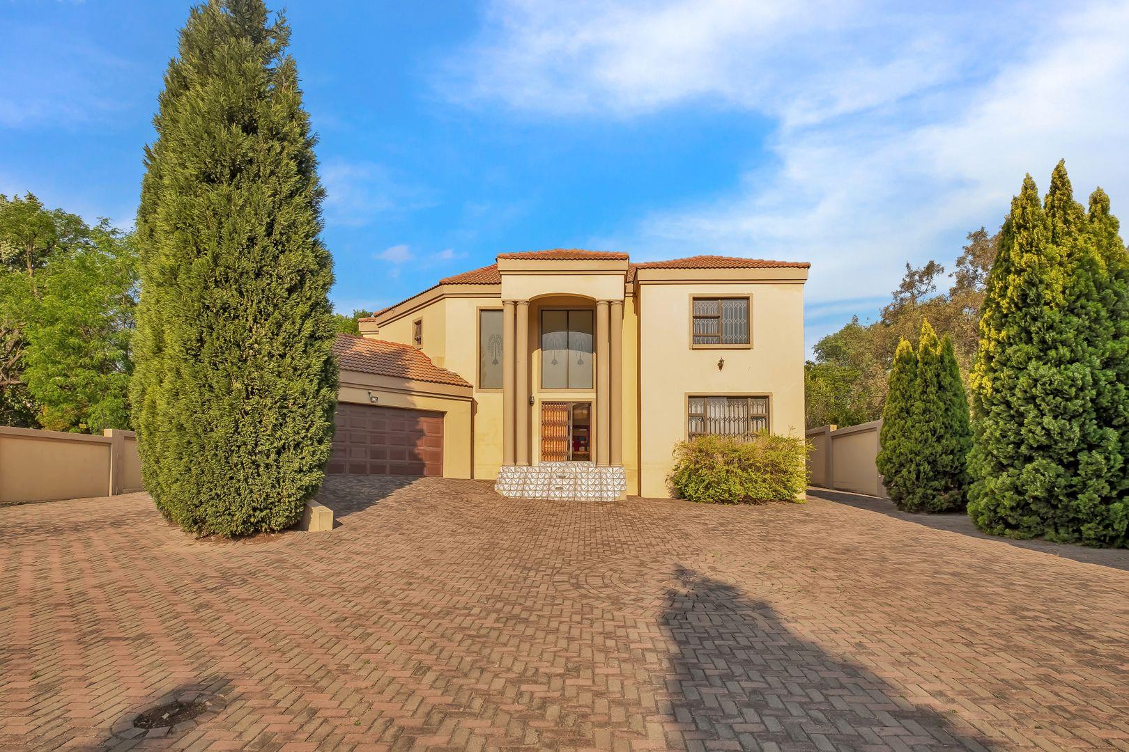 4 Bedroom House for sale in Buccleuch P24113454003